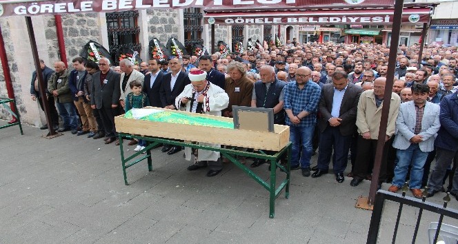 nl sz yazar Ahmet Kaar, Giresun’da topraa verildi.