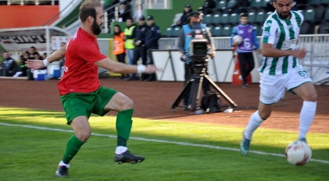 Giresunspor sahasnda Karyaka’y 3-1 malup etti.