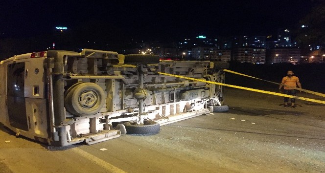 Yolcu minibs ile otomobil arpt: 12 yaral