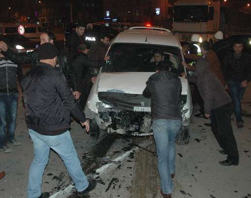 IIK HLAL KAZASI: 2 YARALI