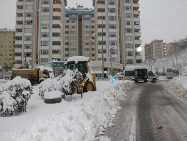 KAR YAII KRZ MASASI OLUTURDU