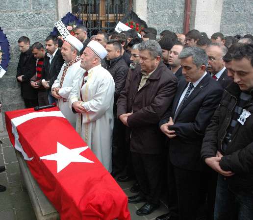 AYNUR SON YOLCULUUNA UURLANDI