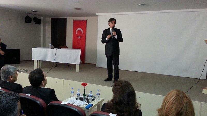 Demircan sempozyum'da konutu