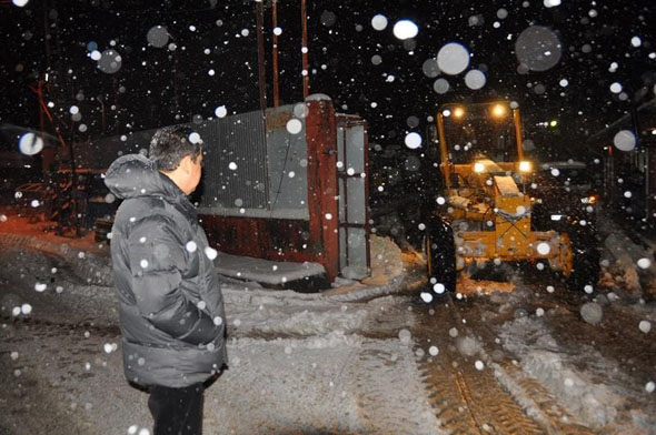 AKSU'DAN KAR ELETRLERNE TEPK