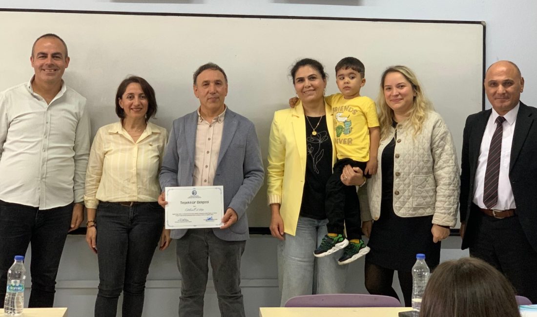 Ödüllü Gazeteci Ahmet Bilge öğrencilerle buluştu Giresun Üniversitesi Giresun Meslek Yüksekokulu’nda düzenlenen “Mezun Öğrencilerle Deneyim Paylaşımı”