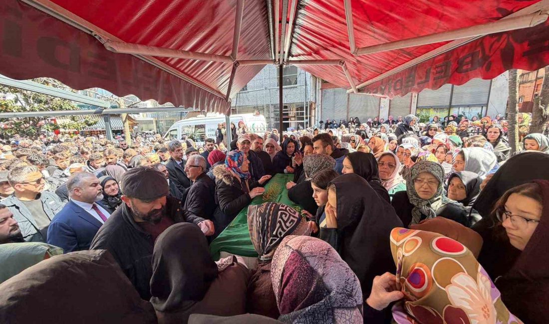 Taciz mağduru genç kız son yolculuğuna gözyaşları ile uğurlandı
