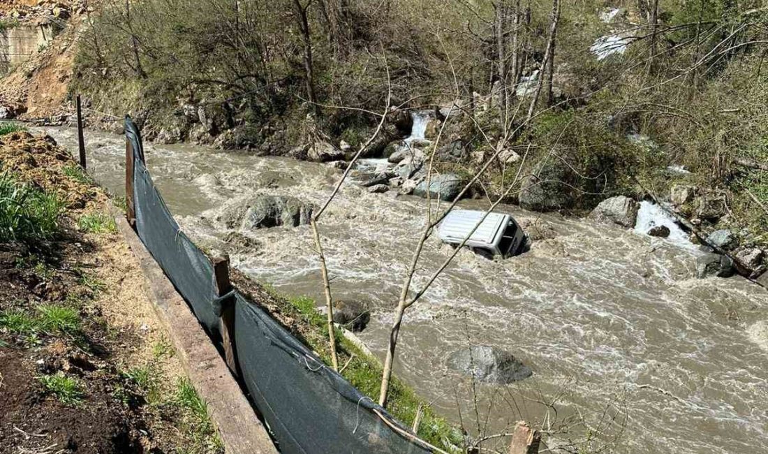 Giresun’da otomobil dereye uçtu: 1 kişi hayatını kaybetti